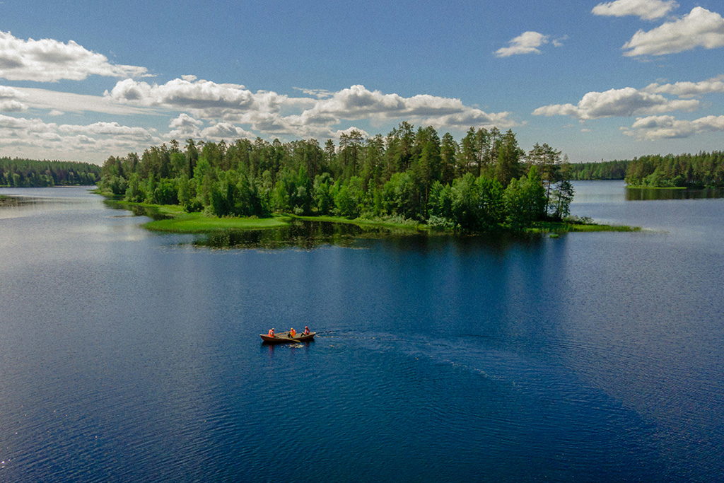 Soutuvene järvellä